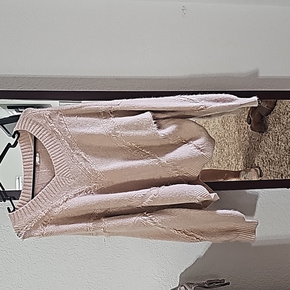 Hem & Thread Sweaters - Pink sweater